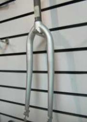 Вилка 24' STELS жесткая безрезбовая серебристая купить в Воронеже